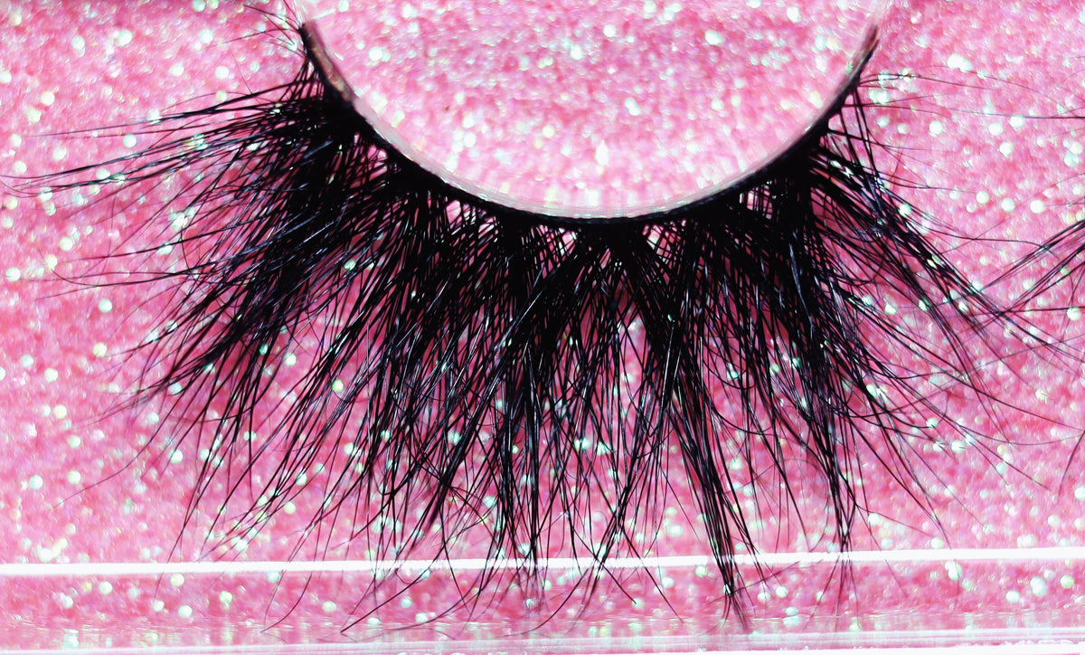 Shadow Play strip lash